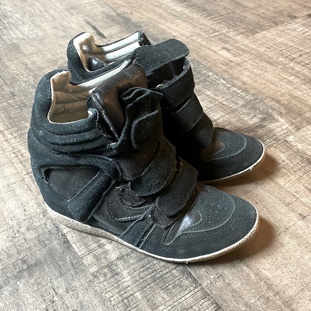 Steve Madden suede black booties